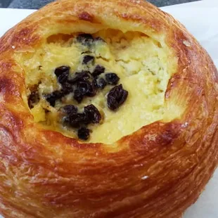 Vanilla Custard &amp; Currants Danish