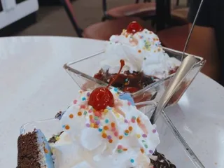 Carthage Deli & Ice Cream