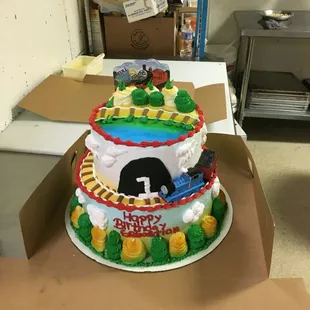 Esté  es  un pastel    de una persona  k sele  entregó  muy bien