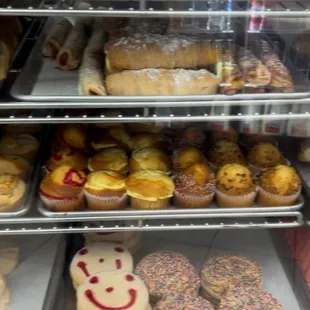 Mantecadas &amp; the cookie with colorful sprinkles