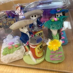 Alter decorations for day of the dead. Calaveritas para sus altares ya disponibles