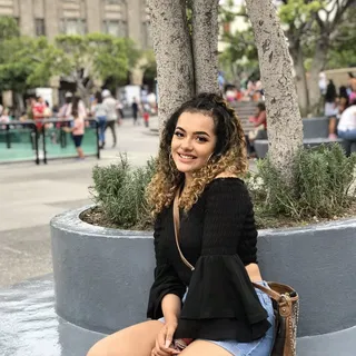 Yuli R.