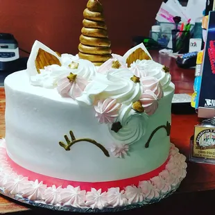 a unicorn cake