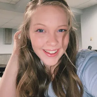 Lyvi M.