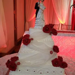 3-tier squared cake