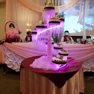 Spiral frame quince cake.