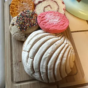 Mini cookies , concha