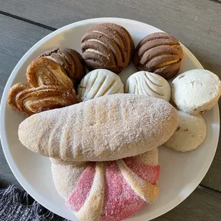 Sunday morning pan dulce