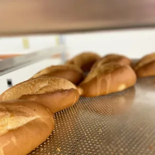 Bolillo calientito todos los días