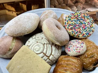 El Globo Bakery