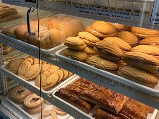 La Reyna Bakery