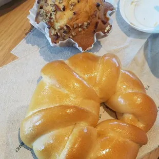 Cream cheese roll, muffin