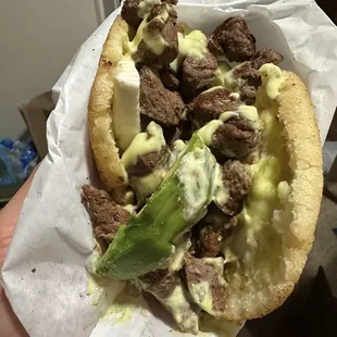 Carne asada arepa