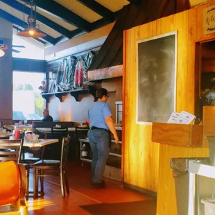 yes indeed the memories come flooding back as memories of stopping to eat at hojo and can see the high ceilings. seventies lattice work