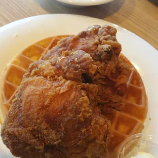 Buttermilk Biscuit & Country Gravy