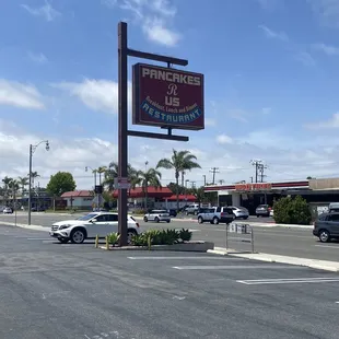6/4/22 (sat): Exterior Signage