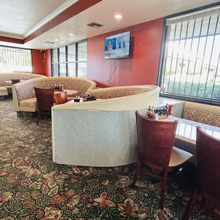 10/18/24 Interior, comfortable seating