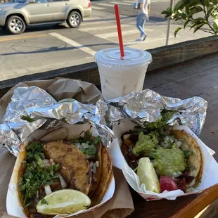food, chicken wings and fried chicken