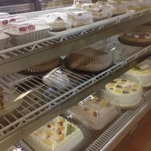 Flan, choco-flan, tres leches