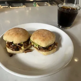 Pastor Torta Sliders