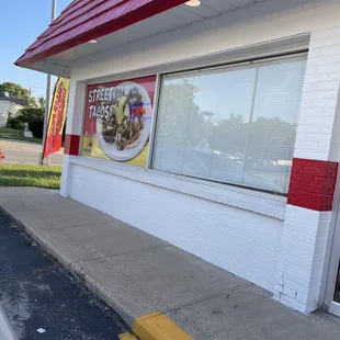 the outside of a restaurant