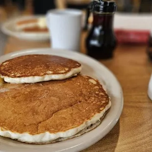 Short stack???? And that batter......is DEFINITELY NOT IHOP!!!!!