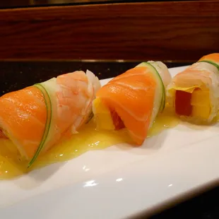 april show:tuna and mango in yellow soypaper top with salmon shrimp and cucumber