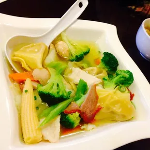 House wonton soup