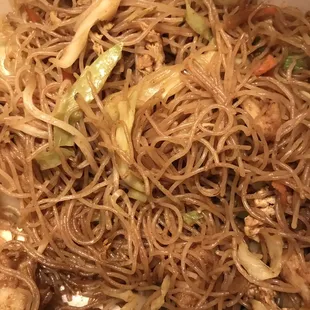 Singapore Rice Noodle. This dish is supposed to cooked with curry sauce. This dish tasted like soy sauce!!!! Very disappointing!!!!!!