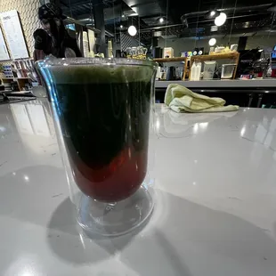 Matcha tonic + strawberry