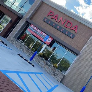 the outside of a restaurant