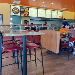 Hard workers. Great place to eat.