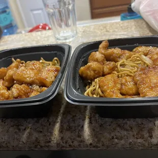 2 bowls for my teenagers. The other one is about 1/2 full. Unbelievable!