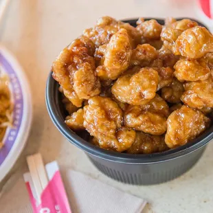 food, chicken wings and fried chicken