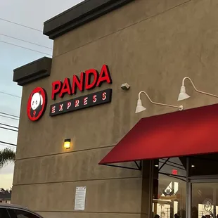 the exterior of a restaurant