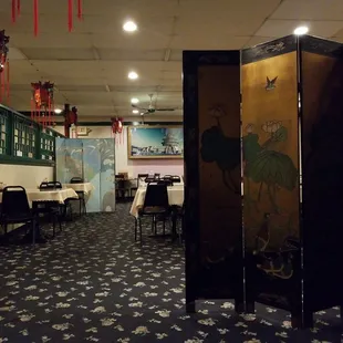 the interior of a chinese restaurant