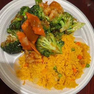 Shrimp with broccoli with fried rice