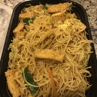 Singapore noodles with tofu (chicken, shrimp and pork omitted).