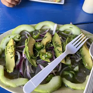 Aguachiles en salsa verde! Deliciosos! La verdad que regresamos!