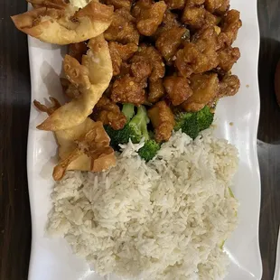 Orange chicken, cheese wontons and steamed rice