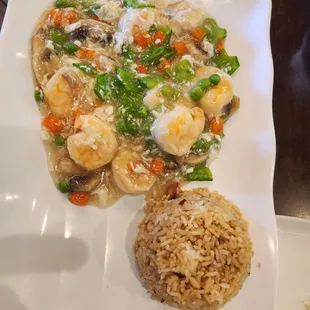 Shrimp in lobster sauce.