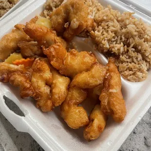 Supposed to be sweet &amp; sour chicken, but no sweet &amp; sour sauce!