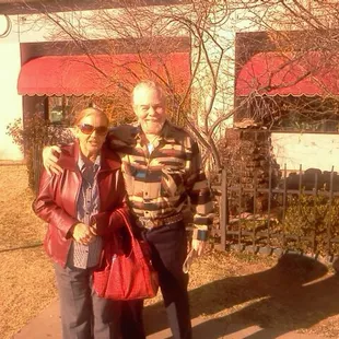 Grandma and Larry in front of the fountains aren't they cute?