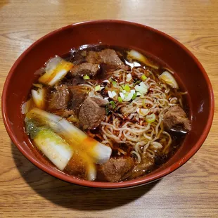 Braised beef stew noodle soup