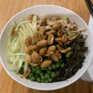 Chongqing Shredded Chicken Cold Noodles Soup