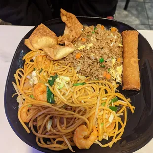 Dinner specials. Szechuan chicken and house lo mein meals. You get two sides with each meal. Delicious food, great service. Low prices.