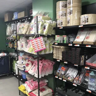 Packaged rice and cookware