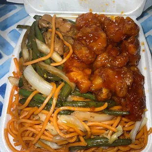8/22: chow mein with orange &amp; green bean chicken  so good.. they always pack it