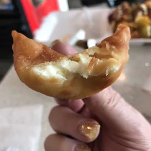 Cream cheese wontons