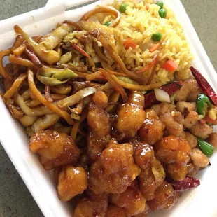 General Tso&apos;s chicken Black pepper chicken Fried rice Vegetable lo mein